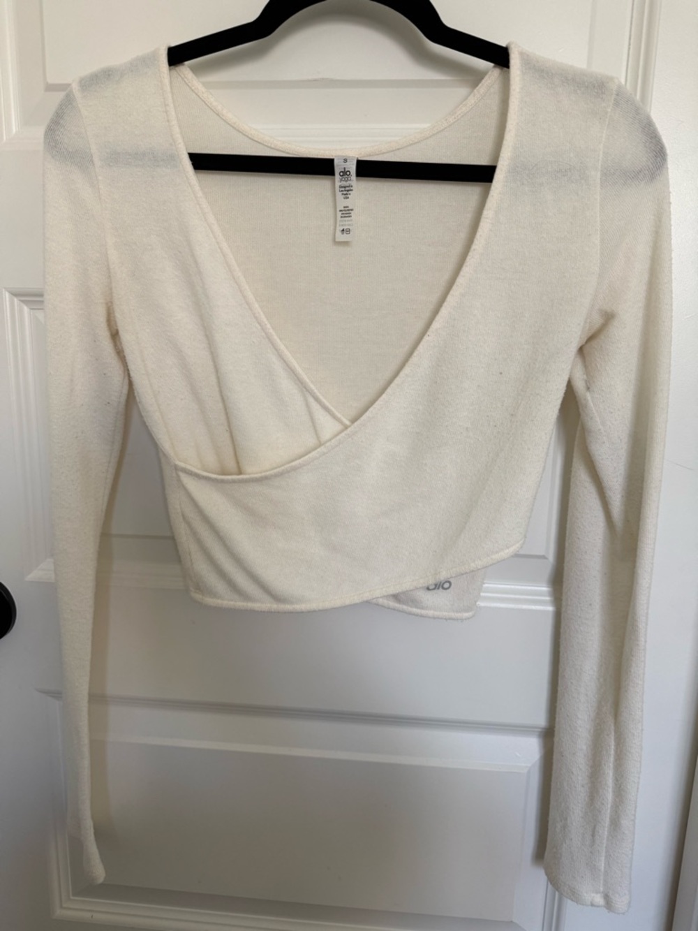 ALO Yoga Amelia Luxe Wrap-Front Long Sleeve Crop Top in Pristine Heather - Picture 2 of 6